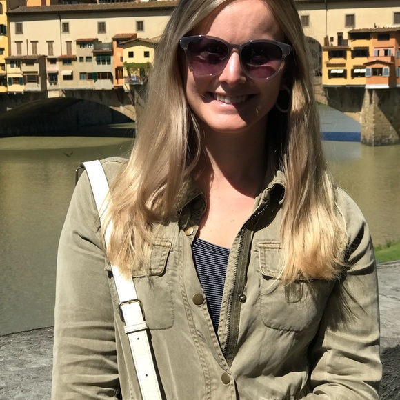 Meet your Posher, Sarah - Picture 3 of 6